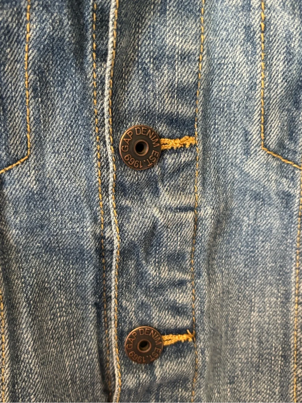 GAPkids 1969 Unisex Medium Wash Blue Denim Jean Trucker Jacket Classic Preppy